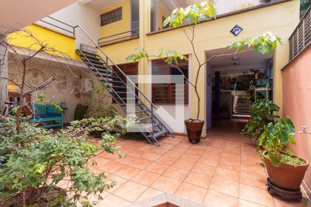 Casa à venda com 220m², 4 quartos e 2 vagasEdicula