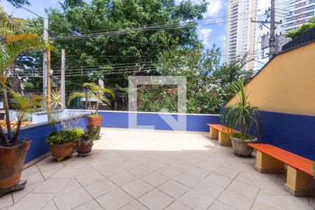Casa à venda com 220m², 4 quartos e 2 vagasTerraço