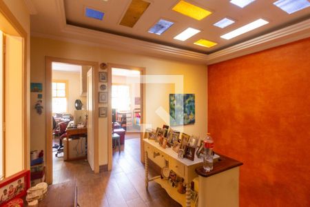 Casa à venda com 220m², 4 quartos e 2 vagasHall