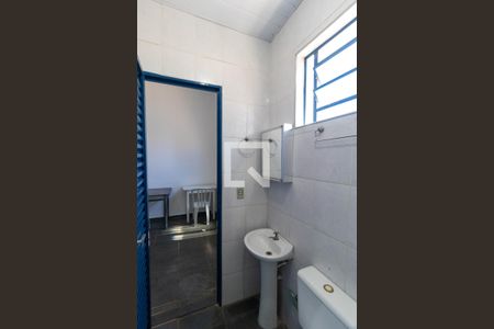 Banheiro de kitnet/studio para alugar com 1 quarto, 30m² em Cidade Universitária, Campinas