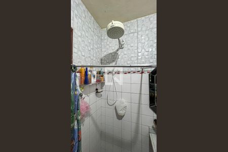 Banheiro de casa à venda com 2 quartos, 114m² em Itaipu, Niterói