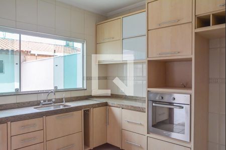 Casa à venda com 248m², 4 quartos e 4 vagasCozinha