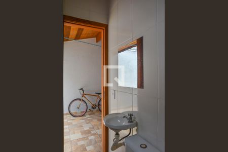 Casa à venda com 248m², 4 quartos e 4 vagasBanheiro de serviço