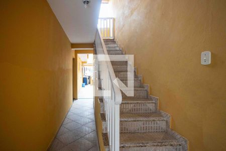 Casa à venda com 250m², 7 quartos e 2 vagasEscada