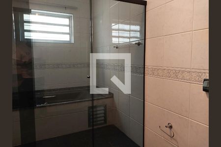 Casa à venda com 200m², 3 quartos e 4 vagasBanheiro da Suíte
