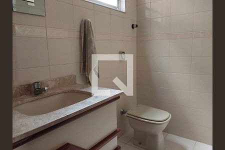 Casa à venda com 200m², 3 quartos e 4 vagasLavabo