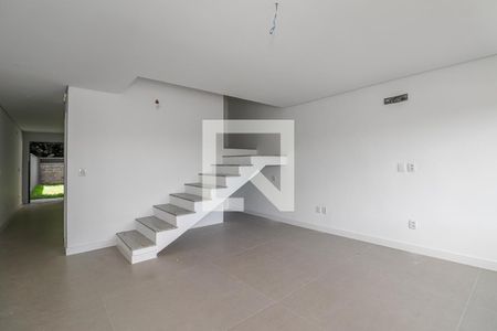 Sala de casa à venda com 3 quartos, 210m² em Chácara das Pedras, Porto Alegre