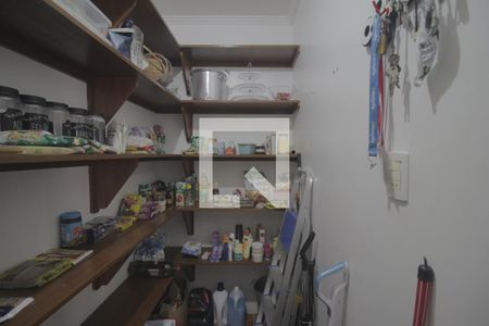 Casa para alugar com 575m², 5 quartos e 4 vagasDespensa