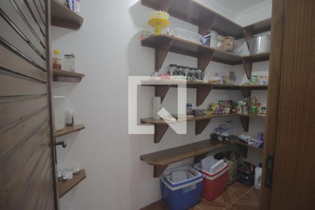 Casa para alugar com 575m², 5 quartos e 4 vagasDespensa