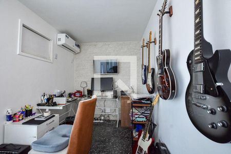 Sala 2 de apartamento à venda com 3 quartos, 180m² em Icaraí, Niterói