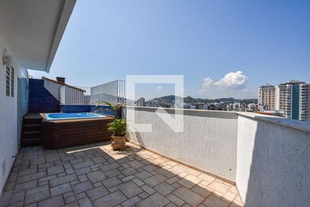 Apartamento à venda com 180m², 3 quartos e 2 vagas Apartamento à venda com 180m², 3 quartos e 2 vagasTerraço