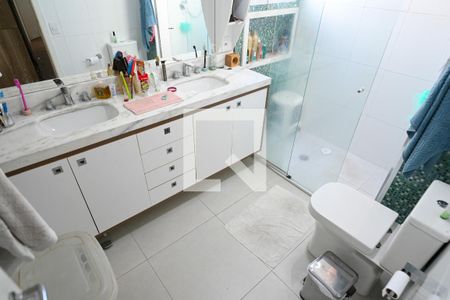 Apartamento à venda com 192m², 3 quartos e 3 vagas Apartamento à venda com 192m², 3 quartos e 3 vagasBanheiro da Suíte 1