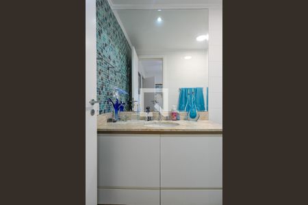 Apartamento à venda com 192m², 3 quartos e 3 vagas Apartamento à venda com 192m², 3 quartos e 3 vagasBanheiro da Suíte 2