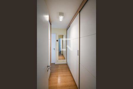 Apartamento à venda com 192m², 3 quartos e 3 vagas Apartamento à venda com 192m², 3 quartos e 3 vagasSuíte 1