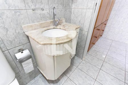 Casa à venda com 112m², 2 quartos e 1 vagaBanheiro