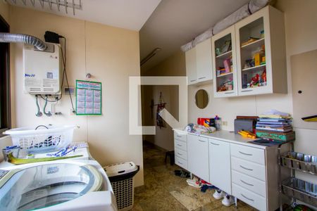 Apartamento à venda com 183m², 4 quartos e 3 vagas Apartamento à venda com 183m², 4 quartos e 3 vagasÁrea de serviço