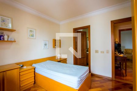 Apartamento à venda com 183m², 4 quartos e 3 vagas Apartamento à venda com 183m², 4 quartos e 3 vagasQuarto 2 - Suíte