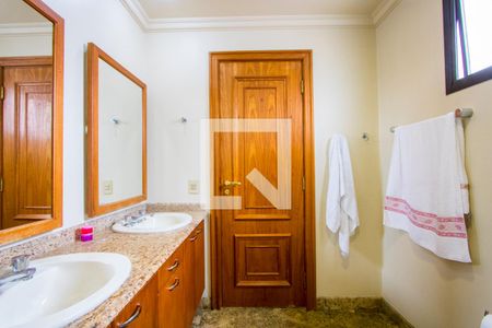 Apartamento à venda com 183m², 4 quartos e 3 vagas Apartamento à venda com 183m², 4 quartos e 3 vagasBanheiro do quarto 1