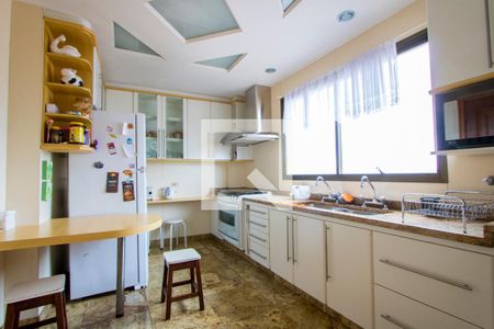 Apartamento à venda com 183m², 4 quartos e 3 vagas Apartamento à venda com 183m², 4 quartos e 3 vagasCozinha