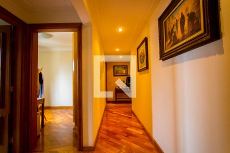 Apartamento à venda com 183m², 4 quartos e 3 vagas Apartamento à venda com 183m², 4 quartos e 3 vagasCorredor