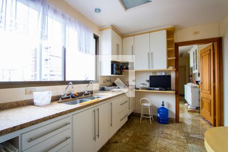 Apartamento à venda com 183m², 4 quartos e 3 vagas Apartamento à venda com 183m², 4 quartos e 3 vagasCozinha