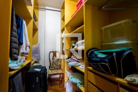 Apartamento à venda com 183m², 4 quartos e 3 vagas Apartamento à venda com 183m², 4 quartos e 3 vagasCloset do quarto 1