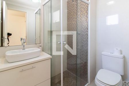 Banheiro da Suíte de apartamento para alugar com 3 quartos, 56m² em Jardim Cocaia, Guarulhos