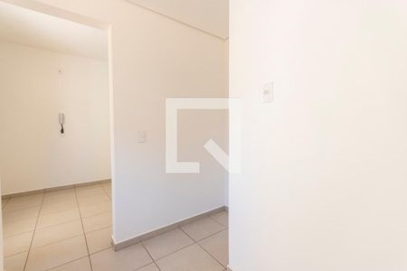 Sala de apartamento para alugar com 2 quartos, 45m² em Jardim Zara, Ribeirão Preto