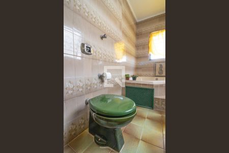 Casa à venda com 310m², 3 quartos e 4 vagasBanheiro da Suíte 2