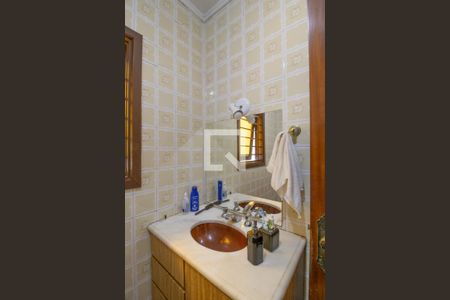 Casa à venda com 310m², 3 quartos e 4 vagasBanheiro da Suíte 1