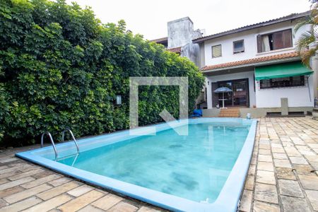 Casa à venda com 310m², 3 quartos e 4 vagasPiscina
