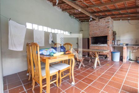 Casa à venda com 310m², 3 quartos e 4 vagasChurrasqueira