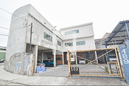 Casa à venda com 70m², 2 quartos e sem vaga Casa à venda com 70m², 2 quartos e sem vagaFachada