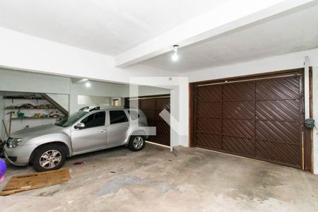 Casa à venda com 250m², 3 quartos e 3 vagas Casa à venda com 250m², 3 quartos e 3 vagasGaragem