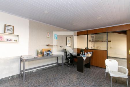 Casa à venda com 250m², 3 quartos e 3 vagas Casa à venda com 250m², 3 quartos e 3 vagasCobertura