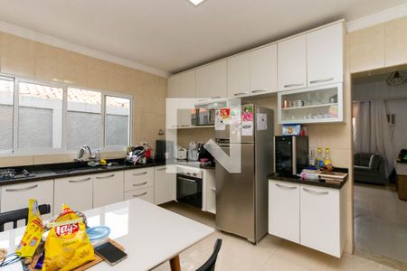Casa à venda com 250m², 3 quartos e 3 vagas Casa à venda com 250m², 3 quartos e 3 vagasCozinha