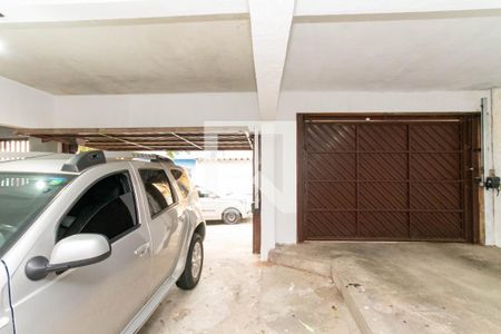 Casa à venda com 250m², 3 quartos e 3 vagas Casa à venda com 250m², 3 quartos e 3 vagasGaragem