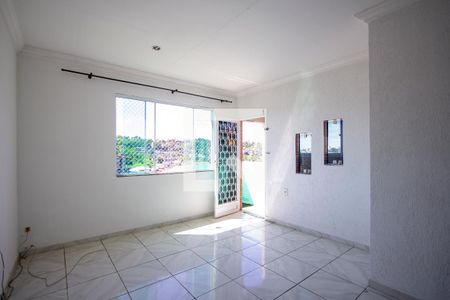 Sala de casa de condomínio para alugar com 2 quartos, 100m² em Galo Branco, São Gonçalo