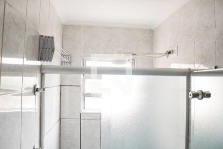 Banheiro de apartamento para alugar com 1 quarto, 45m² em Vila Leonor, São Paulo