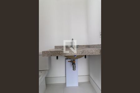 Banheiro de kitnet/studio à venda com 1 quarto, 28m² em Vila Nova Conceição, São Paulo