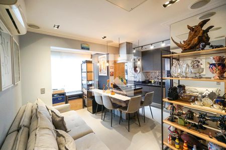 Sala e cozinha de apartamento à venda com 1 quarto, 43m² em Tatuapé, São Paulo