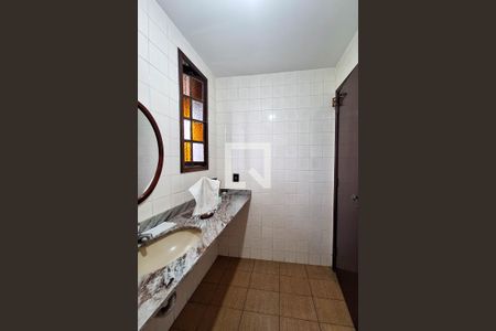 Casa à venda com 374m², 4 quartos e 5 vagas Casa à venda com 374m², 4 quartos e 5 vagasLavabo