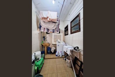 Casa à venda com 374m², 4 quartos e 5 vagas Casa à venda com 374m², 4 quartos e 5 vagasÁrea de Serviço