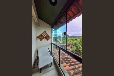 Casa à venda com 374m², 4 quartos e 5 vagas Casa à venda com 374m², 4 quartos e 5 vagasVaranda da Suite 1