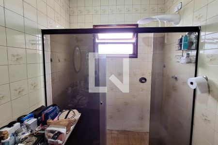 Casa à venda com 374m², 4 quartos e 5 vagas Casa à venda com 374m², 4 quartos e 5 vagasBanheiro da Suíte 1