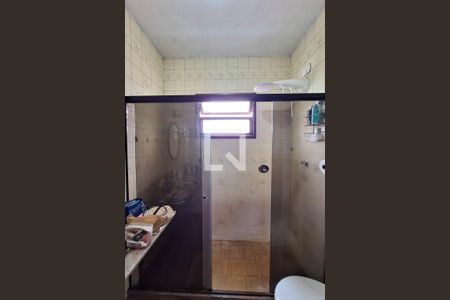 Casa à venda com 374m², 4 quartos e 5 vagas Casa à venda com 374m², 4 quartos e 5 vagasBanheiro da Suíte 1