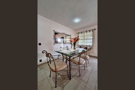 Sala de casa à venda com 3 quartos, 374m² em Badu, Niterói