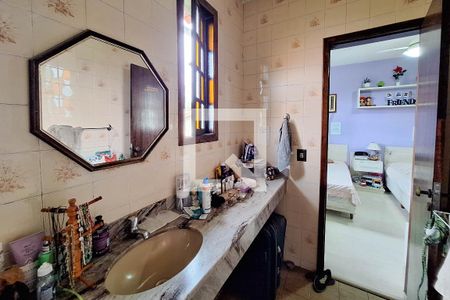 Casa à venda com 374m², 4 quartos e 5 vagas Casa à venda com 374m², 4 quartos e 5 vagasBanheiro da Suíte 2