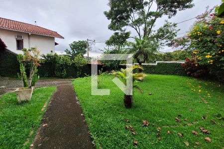 Casa à venda com 374m², 4 quartos e 5 vagas Casa à venda com 374m², 4 quartos e 5 vagasQuintal