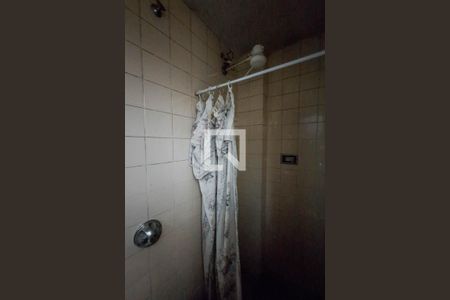 Casa à venda com 374m², 4 quartos e 5 vagas Casa à venda com 374m², 4 quartos e 5 vagasBanheiro de serviço